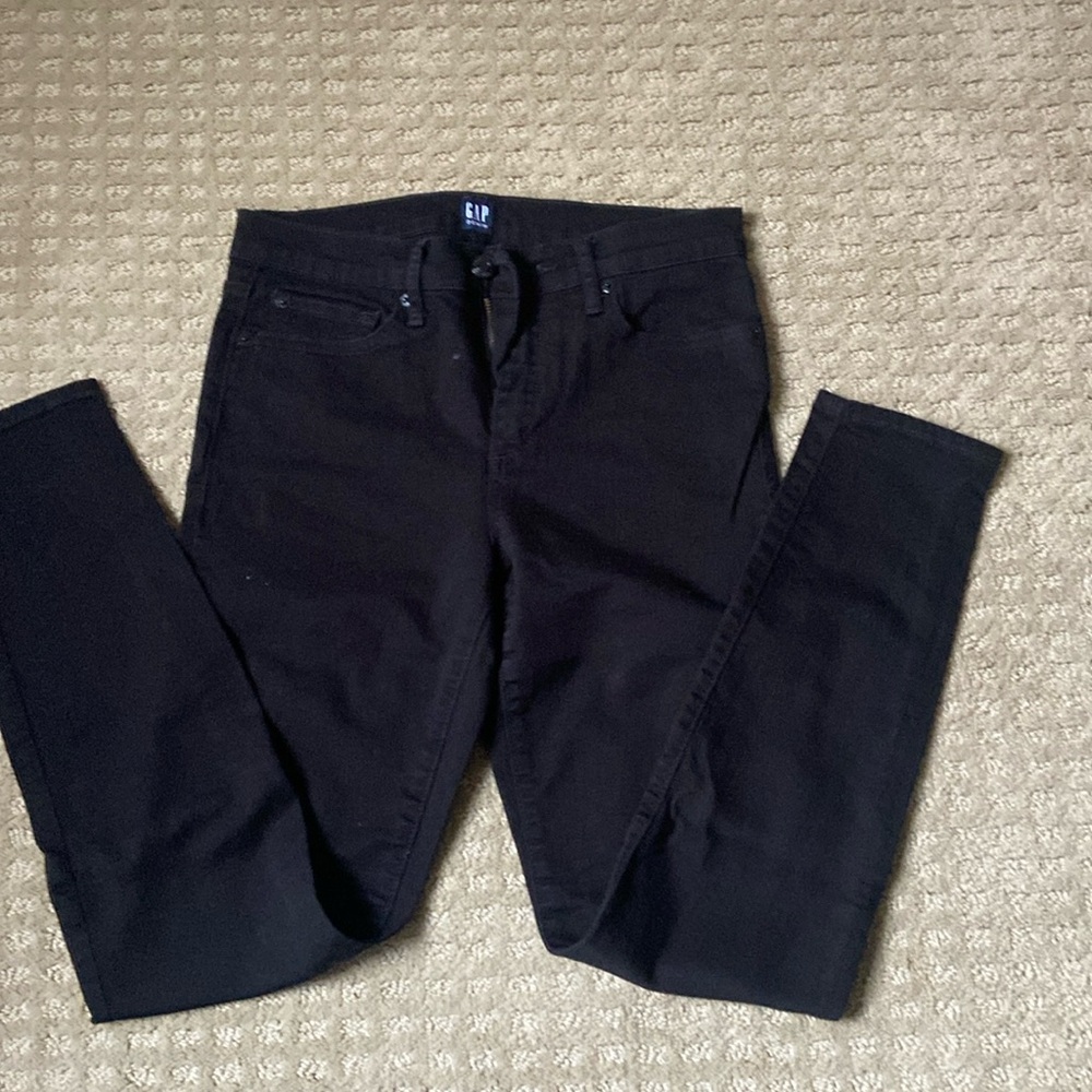 GAP Black skinny pants